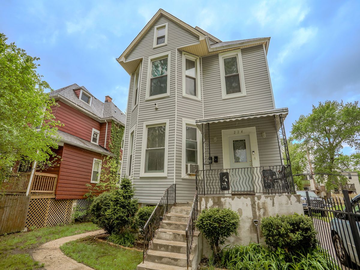 224 Lockwood Avenue, Chicago, IL 60644