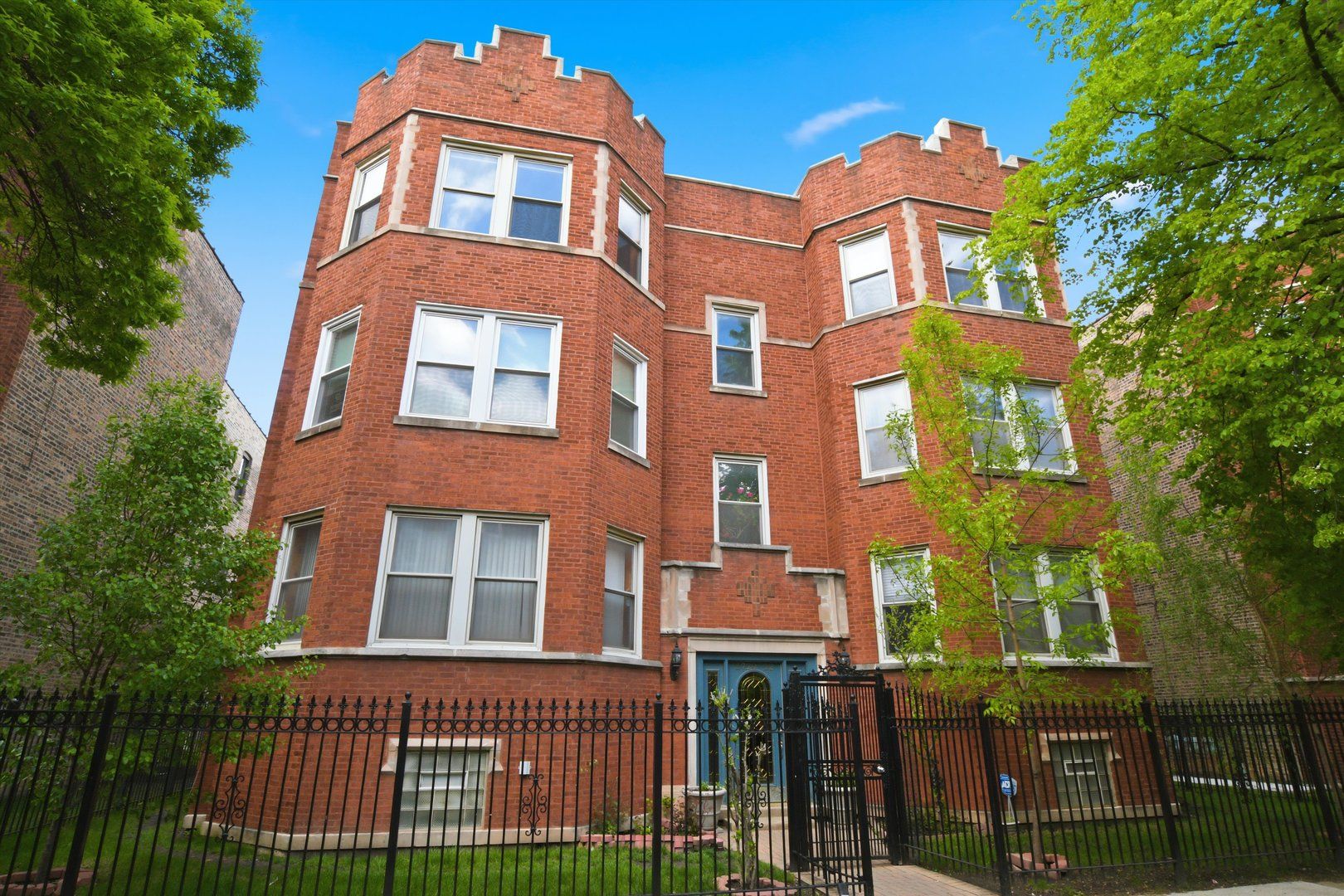 2720 N Sawyer Avenue #3 — Chicago, IL 60647
