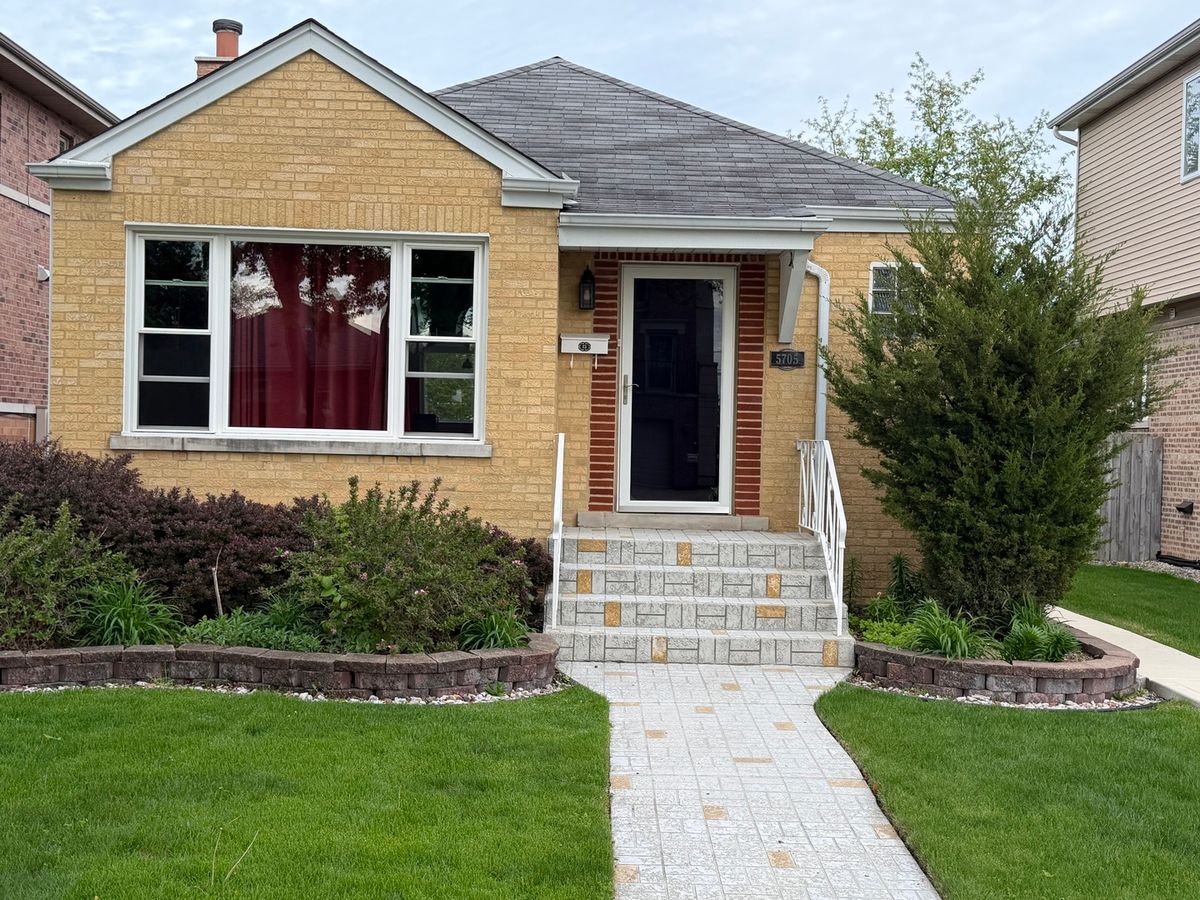 5705 Nottingham Avenue, Chicago, IL 60638