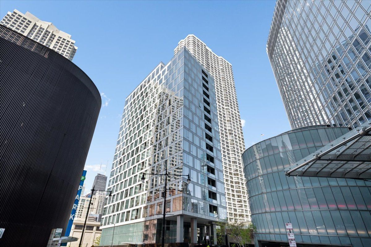 403 N Wabash Avenue #10C — Chicago, IL 60611