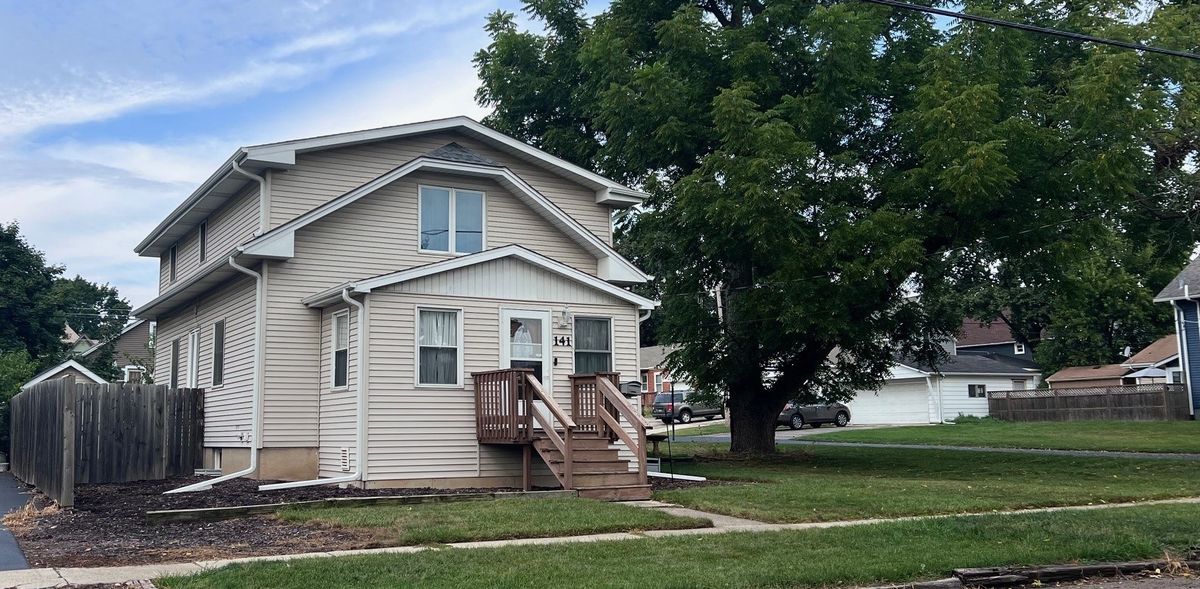141 Lord Avenue, Carpentersville, IL 60110