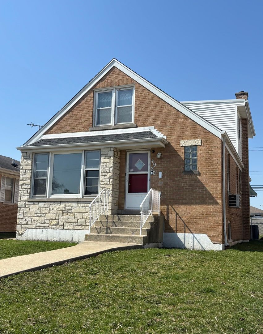 4920 N Nagle Street — Chicago, IL 60630