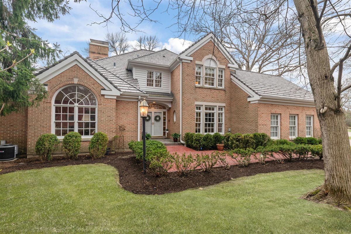 852 Gloucester Crossing — Lake Forest, IL 60045