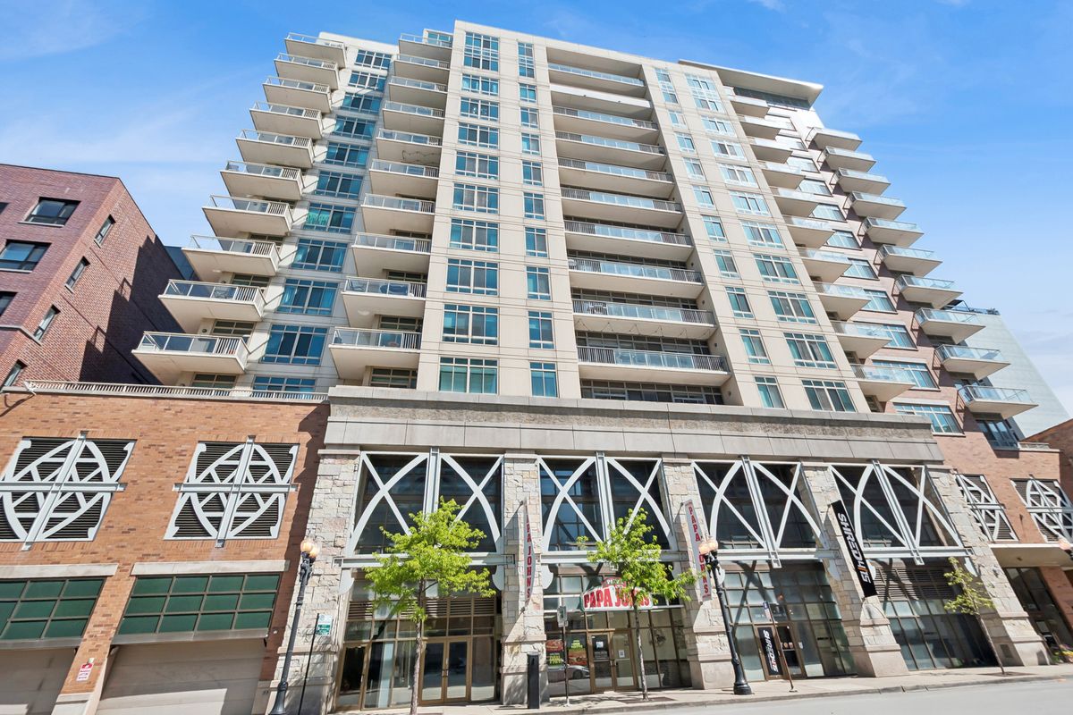 230 DIVISION Street, Chicago, IL 60610