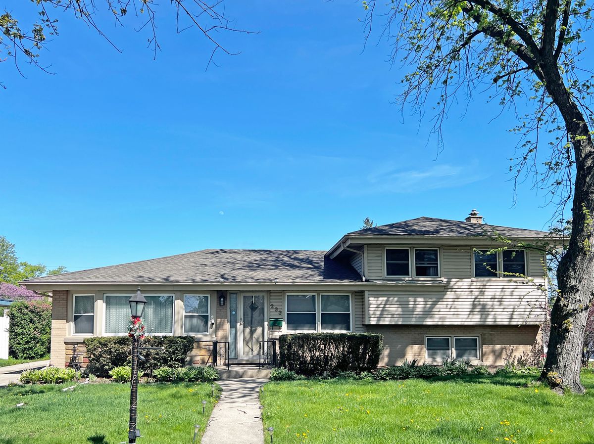233 Crescent Drive, Glenview, IL 60025