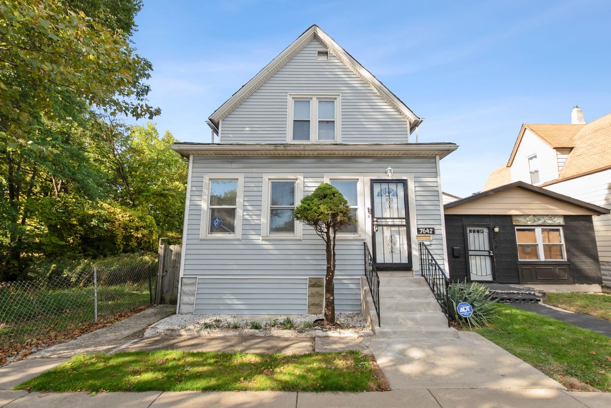7642 Dante Avenue, Chicago, IL 60619