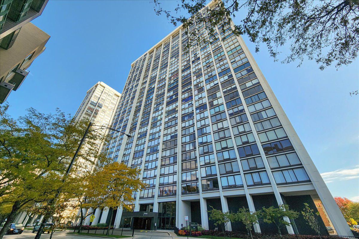 5445 Sheridan Road, Chicago, IL 60640