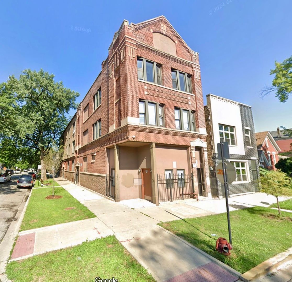 2258 S Sacramento Avenue #2B — Chicago, IL 60623