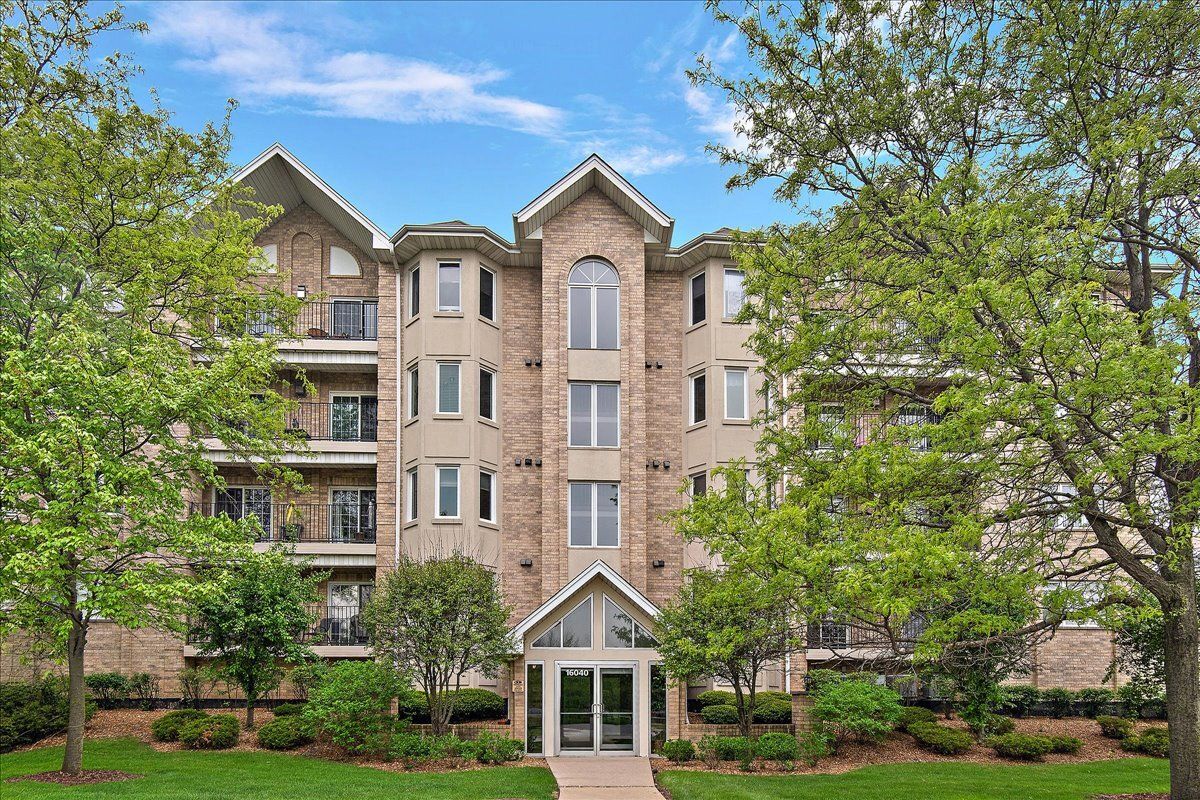 16040 BOARDWALK Lane, Orland Park, IL 60467