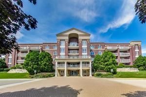 7031 Touhy Avenue, Niles, IL 60714