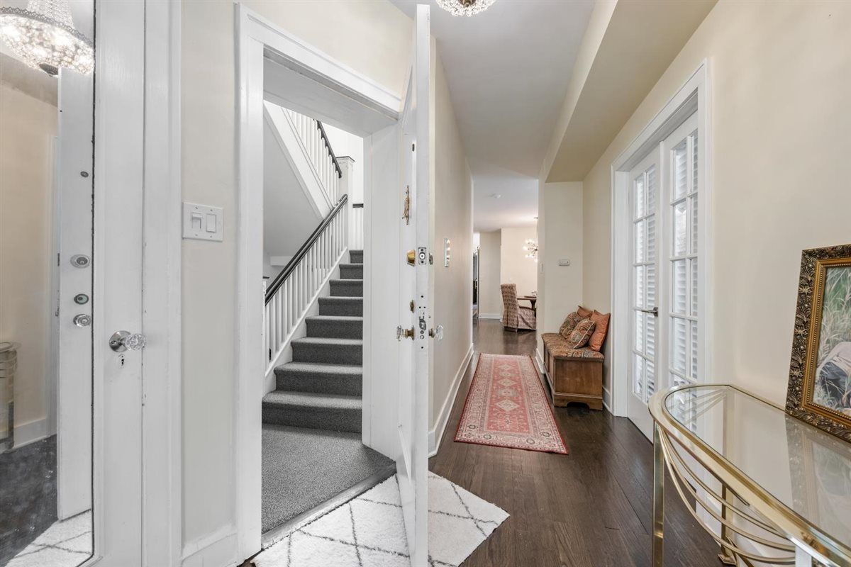 927 Hinman Avenue #2S, Evanston, IL 60202