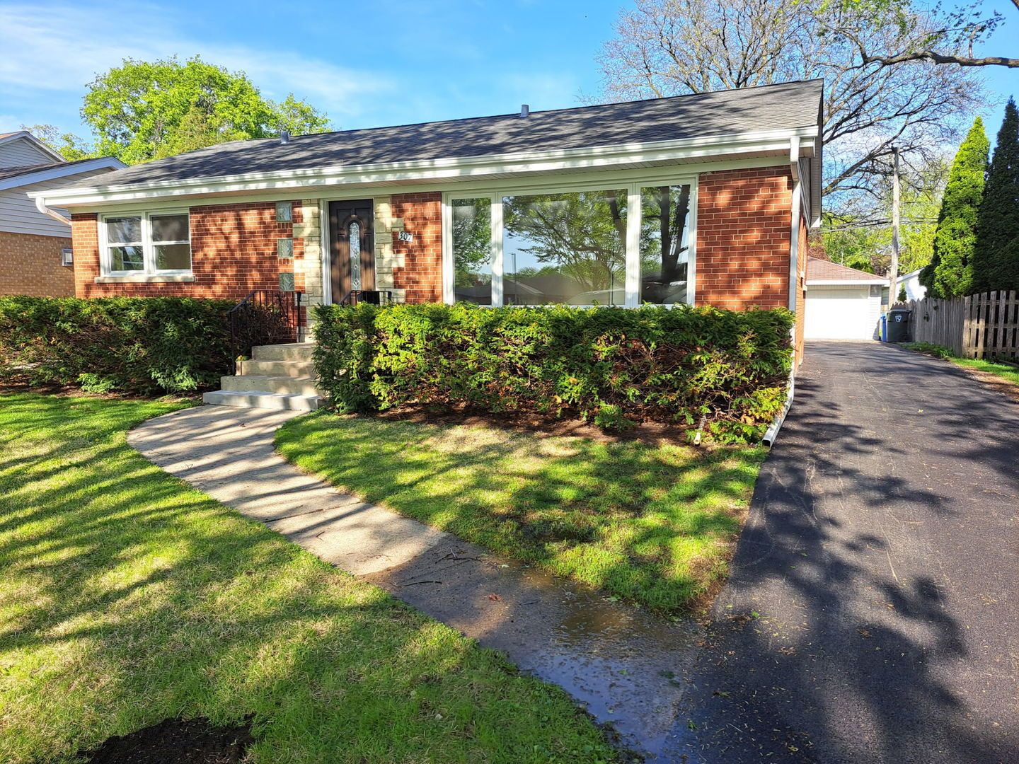 307 N Fairview Avenue — Mount Prospect, IL 60056