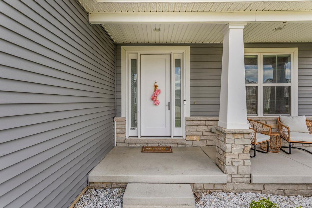 409 Harpers Ferry, Savoy, IL 61874