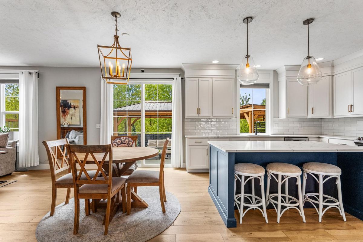 409 Harpers Ferry, Savoy, IL 61874