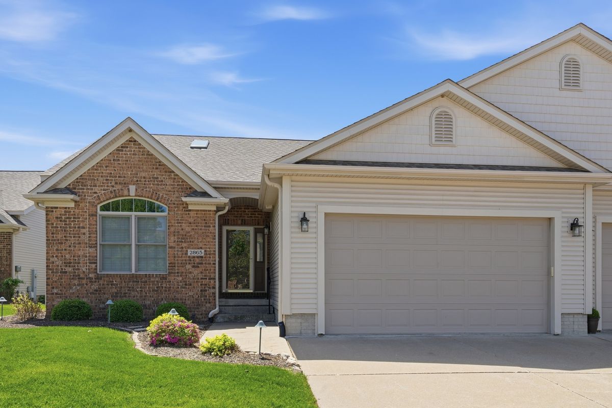 2865 Villa Court, Bettendorf, IA 52722