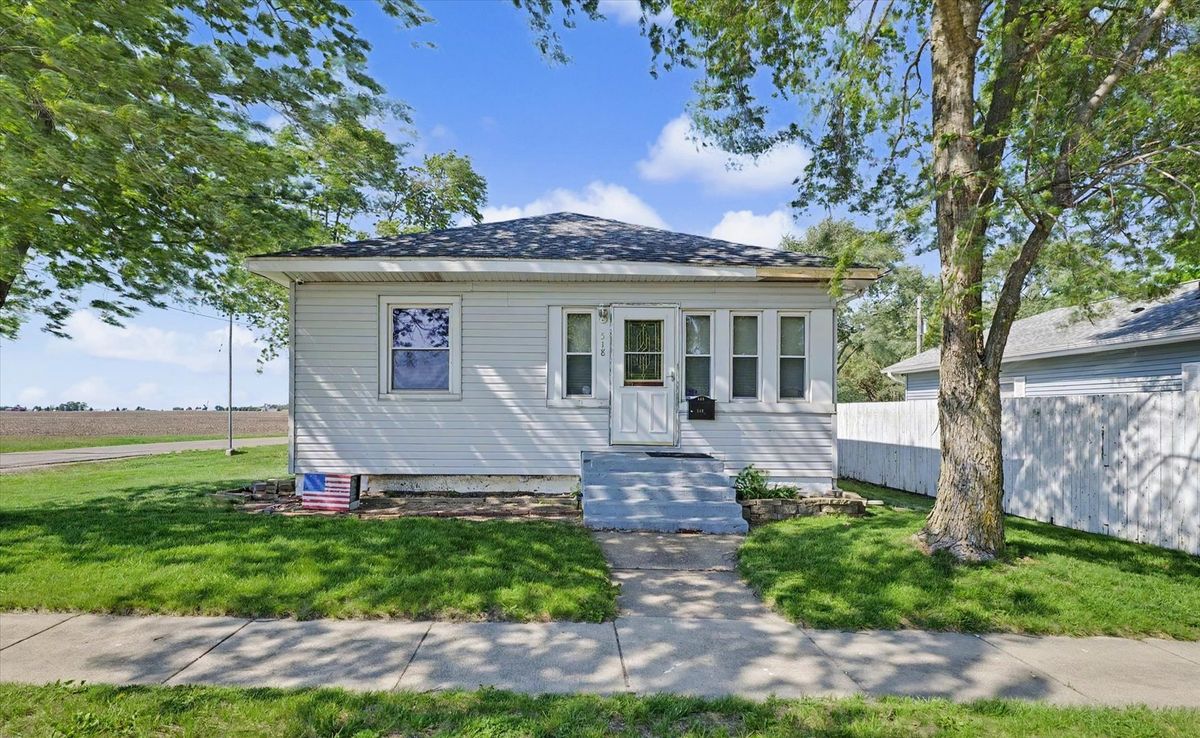 518 Harrison Street, Villa Grove, IL 61956