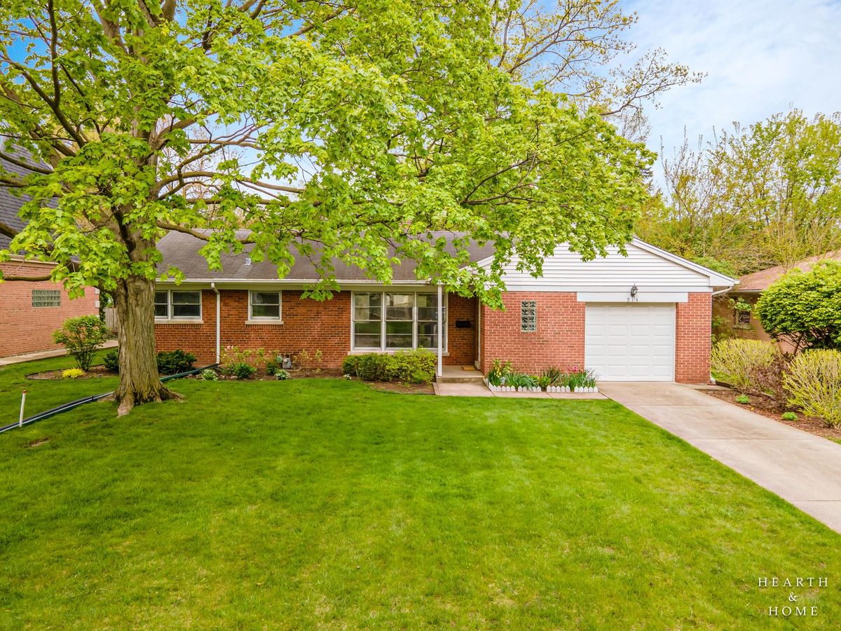 814 Chestnut Avenue, Arlington Heights, IL 60005