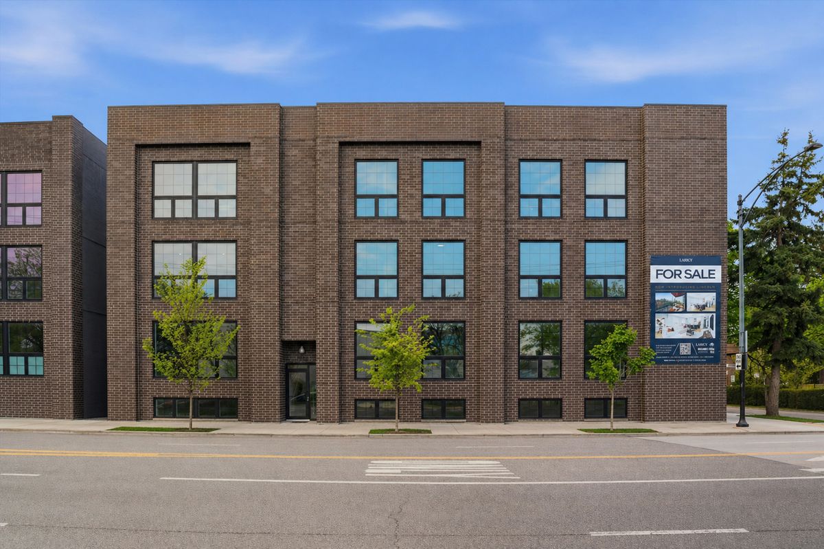 5830 Lincoln Avenue, Chicago, IL 60659