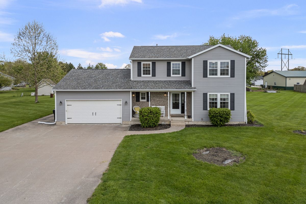 9719 86th Street Court, Taylor Ridge, IL 61284