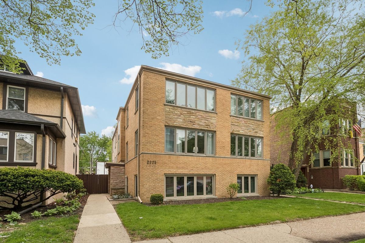 2225 Touhy Avenue, Chicago, IL 60645