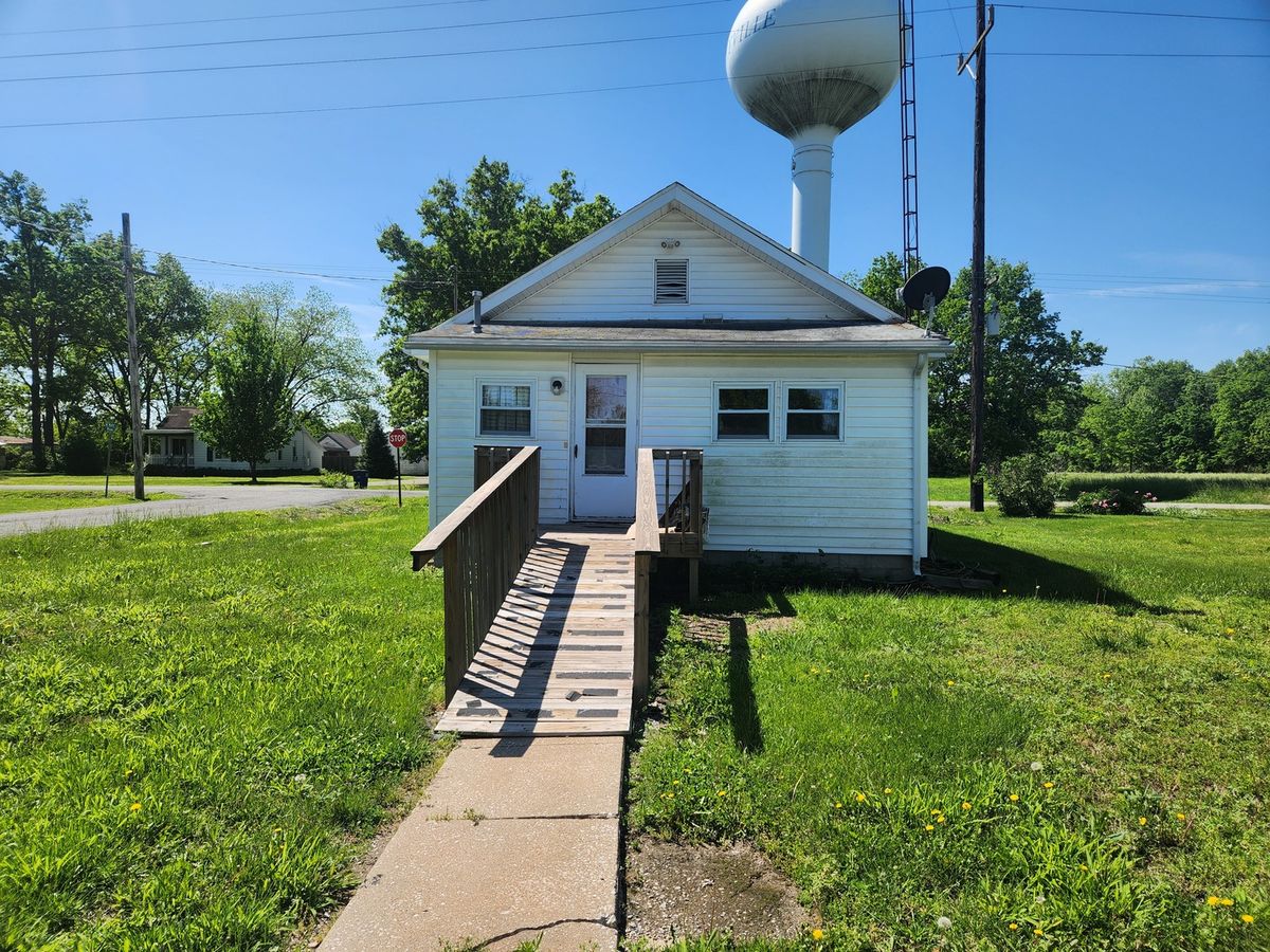 1313 W Water Street, Pinckneyville, IL 62274