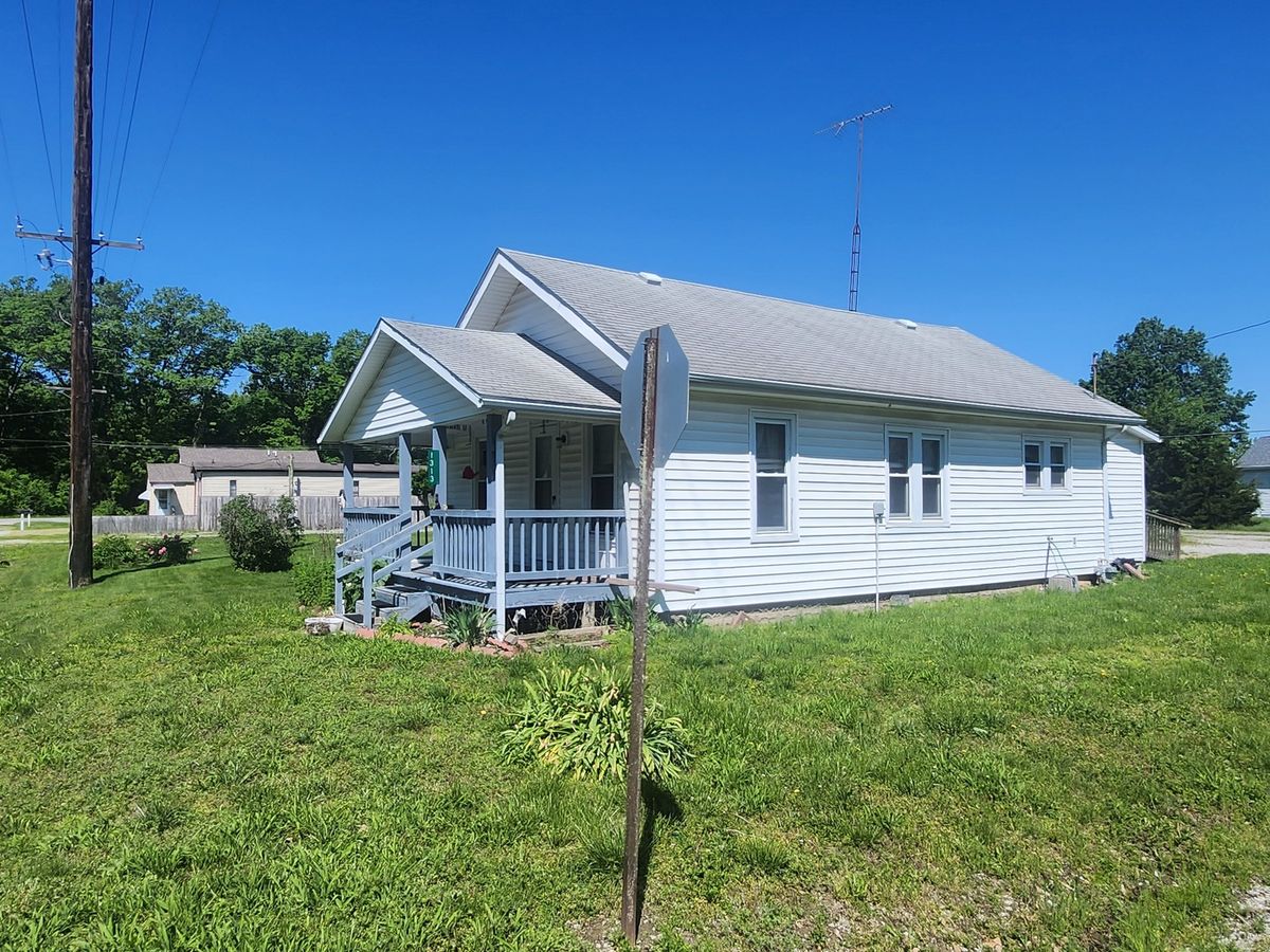 1313 W Water Street, Pinckneyville, IL 62274