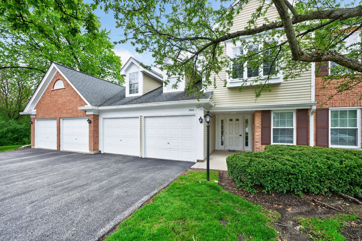 802 Butternut Lane, Mount Prospect, IL 60056