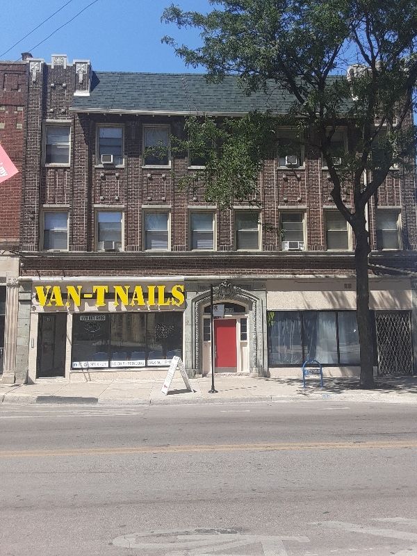 3920 Broadway Street, Chicago, IL 60613
