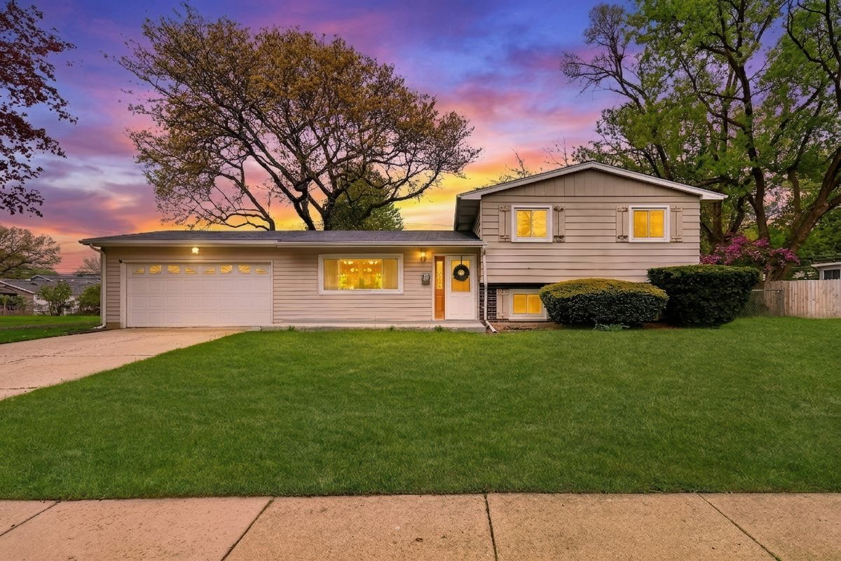 18320 Linda Lane, Gurnee, IL 60031