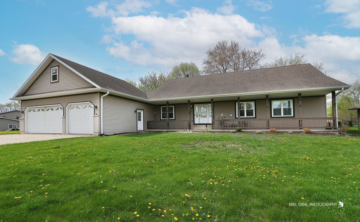 600 Meadow Lane, Winthrop Harbor, IL 60096