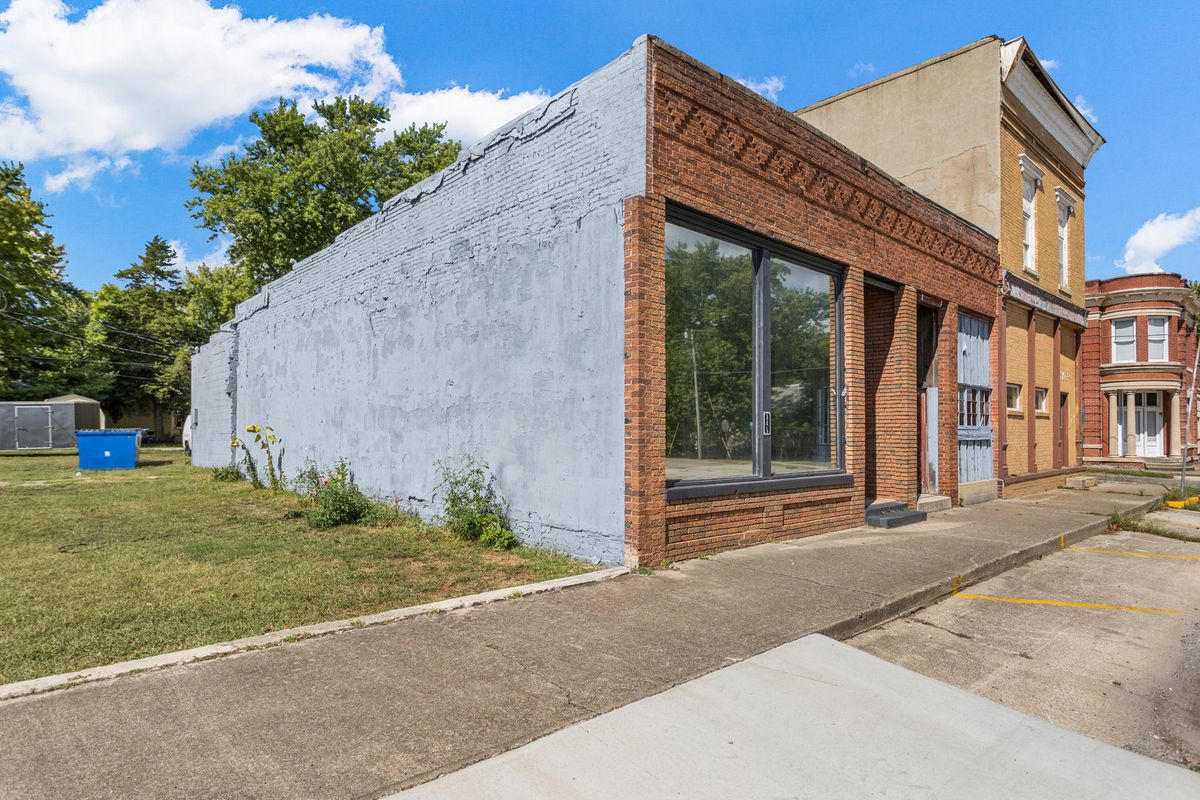 245 N Highway Avenue, Deland, IL 61839