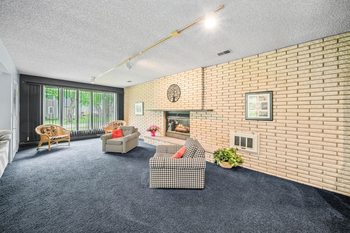 200 N Liberty Street, Leland, IL 60531