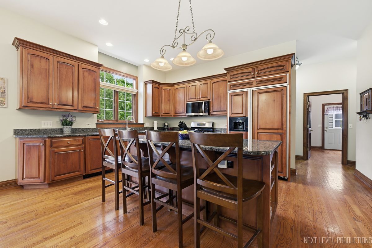 908 Knox Lane, Batavia, IL 60510