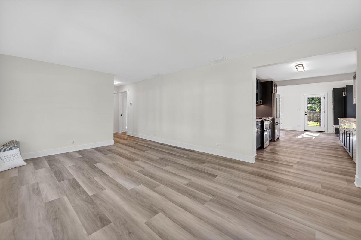 241 S Riverside Drive, Villa Park, IL 60181