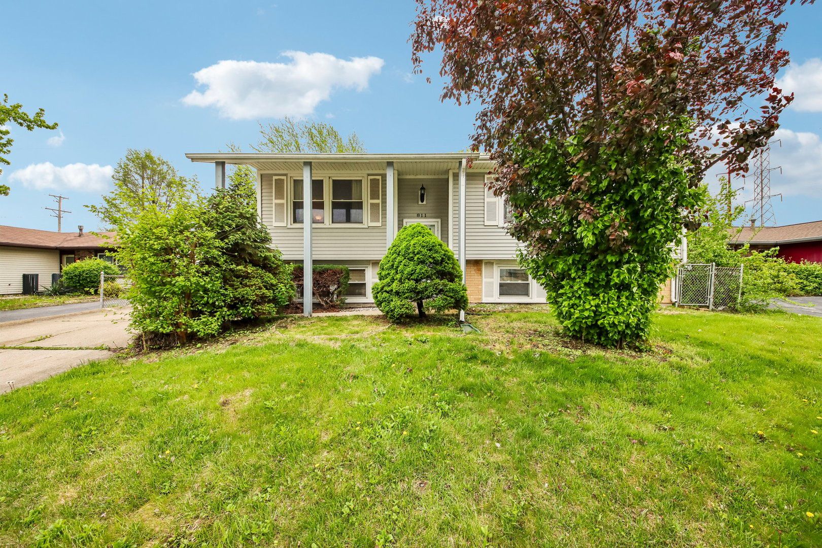 811 Oakton Avenue — Romeoville, IL 60446