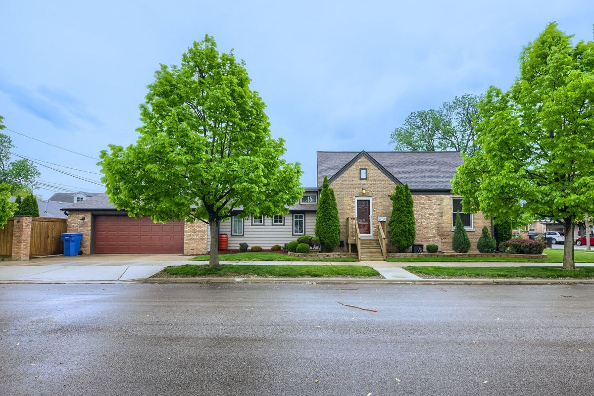 10401 Trumbull Avenue, Chicago, IL 60655