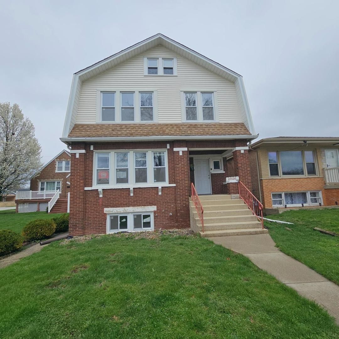 2626 W 96th Place — Evergreen Park, IL 60805