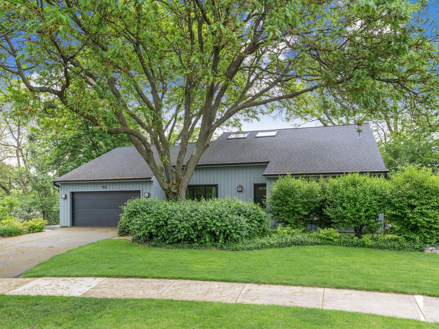 1925 Pine Road — Lisle, IL 60532