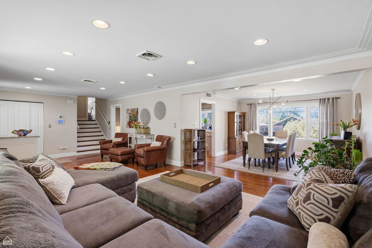 9632 Massasoit Avenue, Oak Lawn, IL 60453