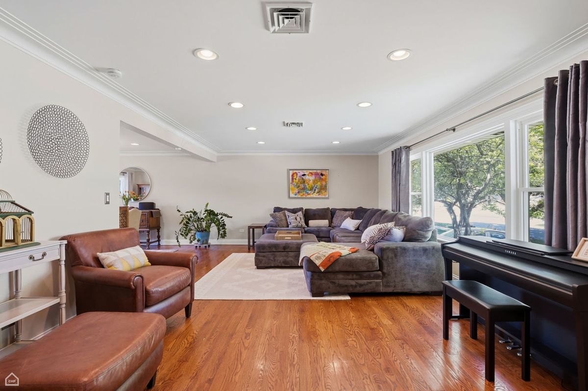 9632 Massasoit Avenue, Oak Lawn, IL 60453