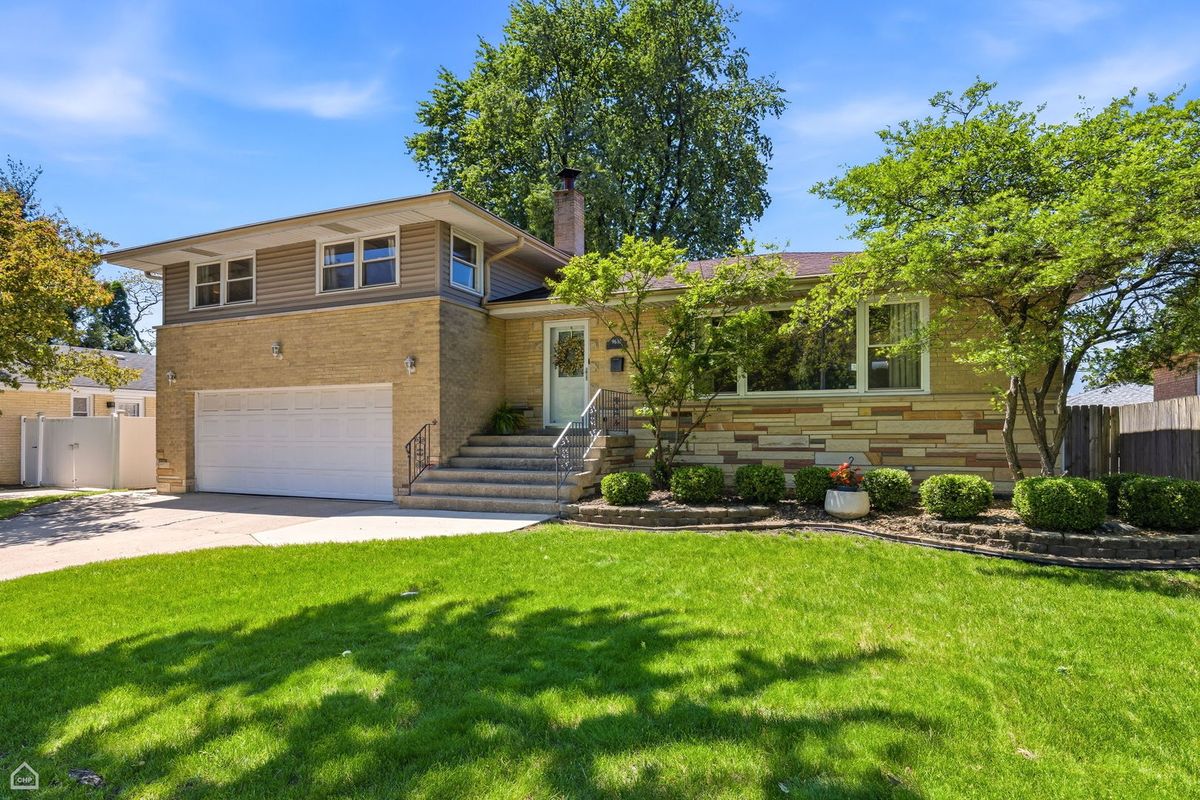 9632 Massasoit Avenue, Oak Lawn, IL 60453