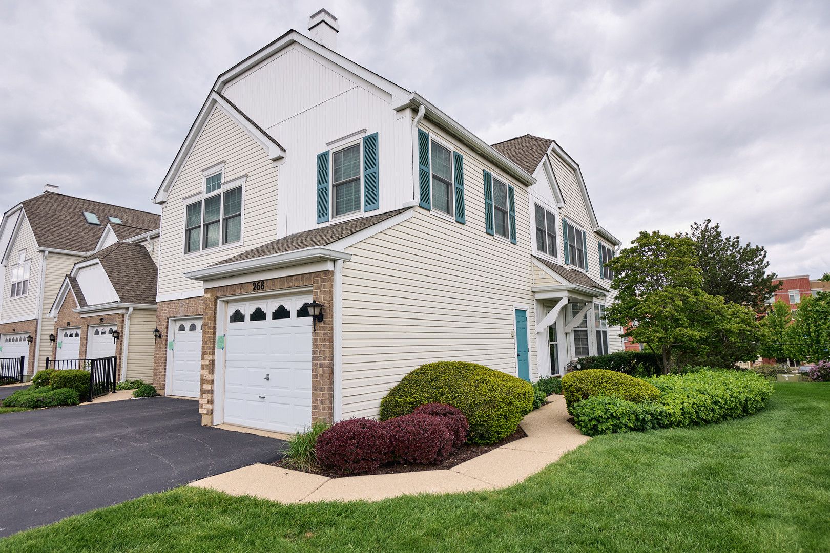 268 Gazebo Lane #38 — Lombard, IL 60148