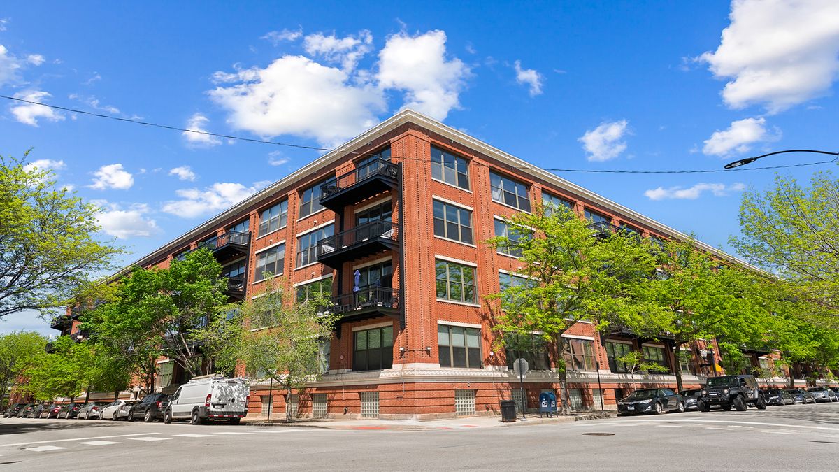 1040 Adams Street, Chicago, IL 60607
