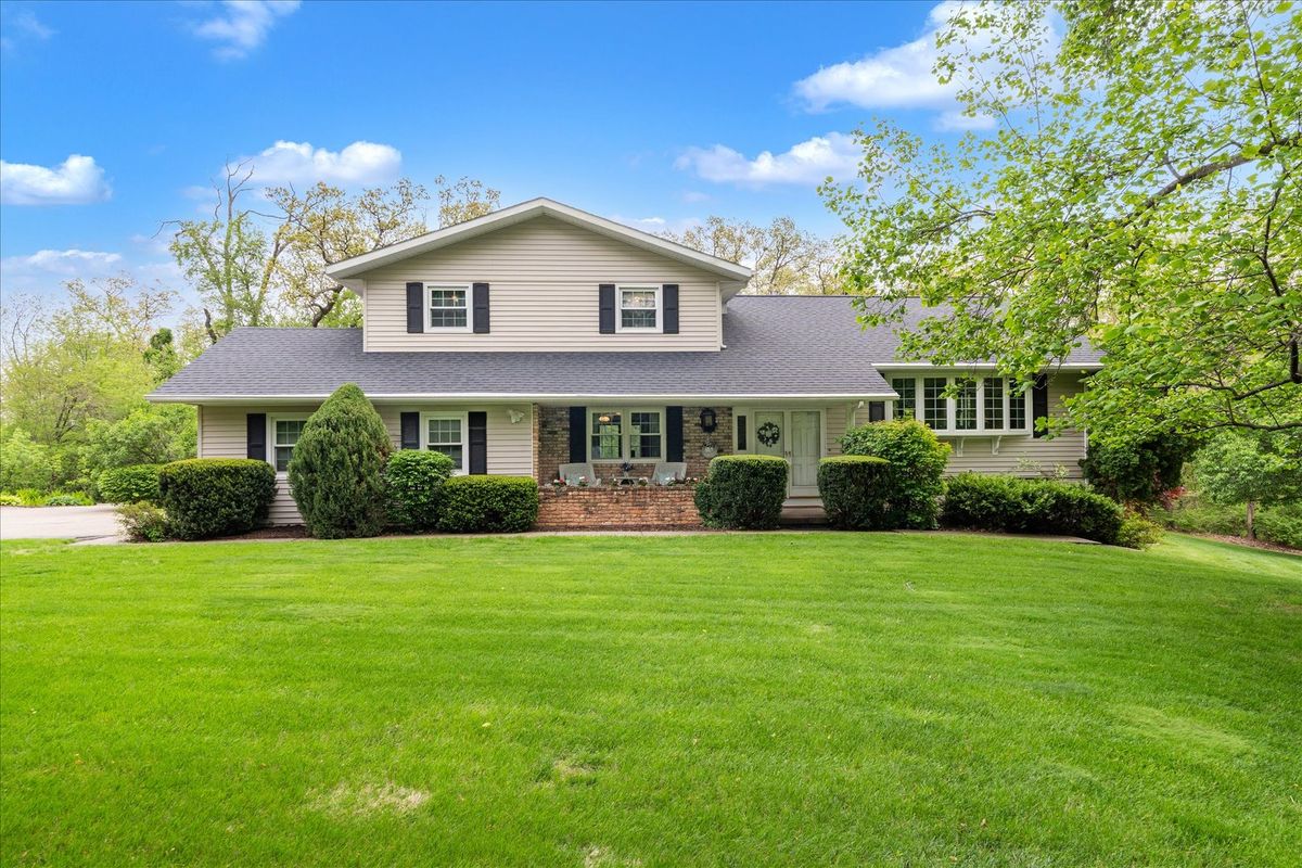 800 Oak Lane, Muscatine, IA 52761
