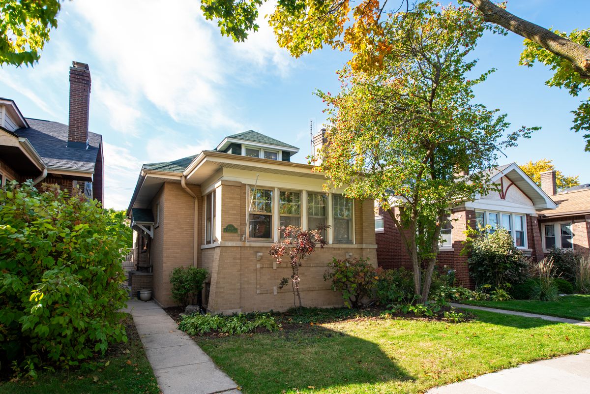 6614 Talman Avenue, Chicago, IL 60645