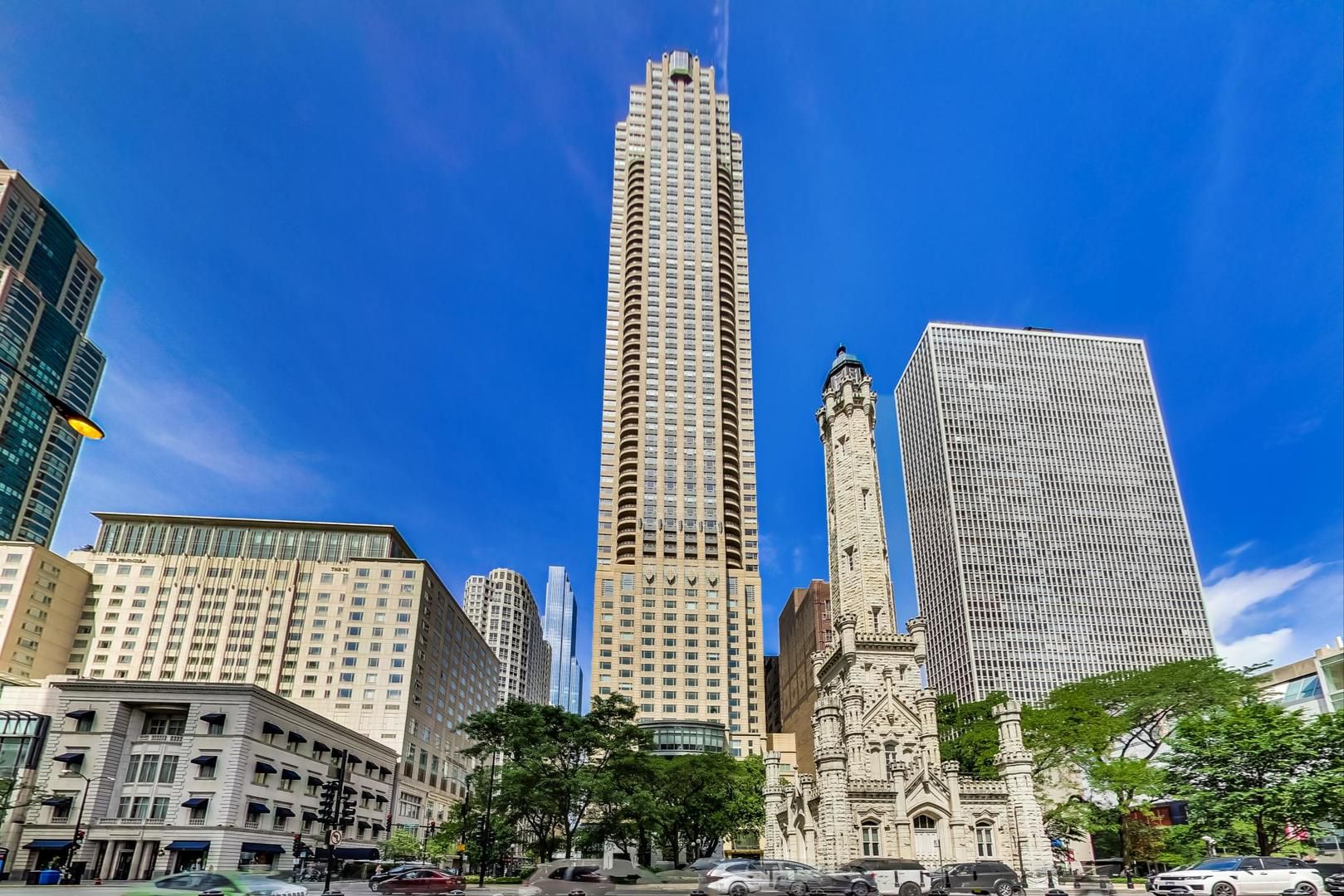 800 N MICHIGAN Avenue #4801 — Chicago, IL 60611