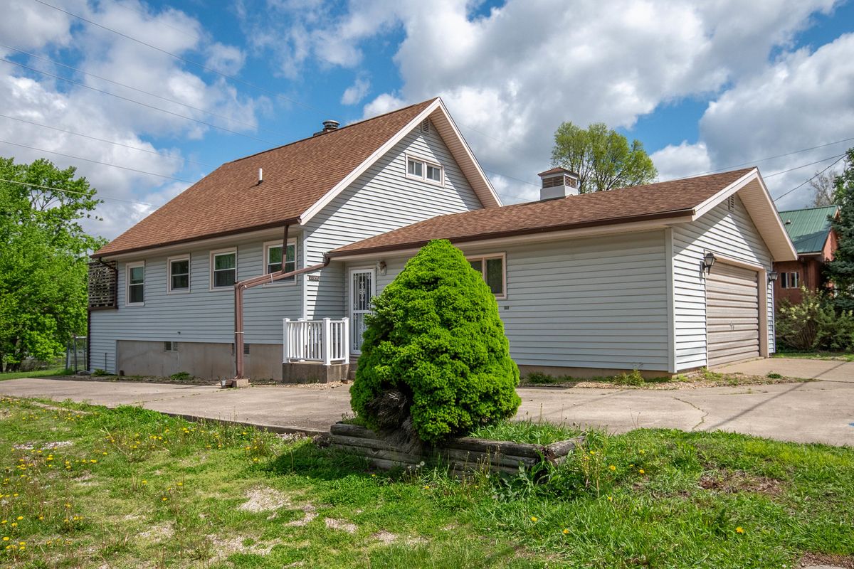 1839 1st Street, Dixon, IL 61021