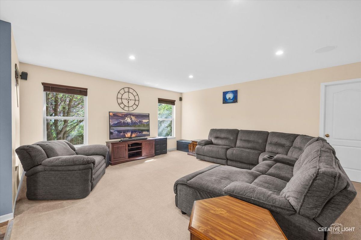 3184 Kennedy Court, Montgomery, IL 60538