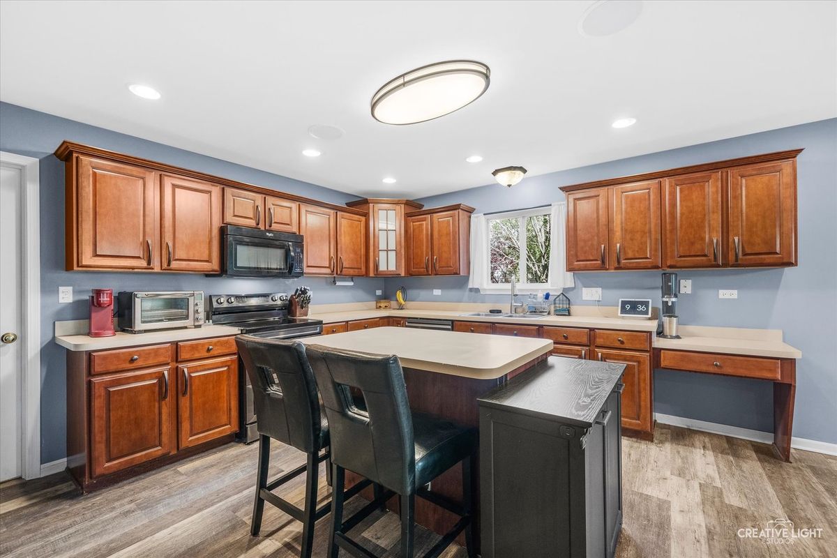3184 Kennedy Court, Montgomery, IL 60538