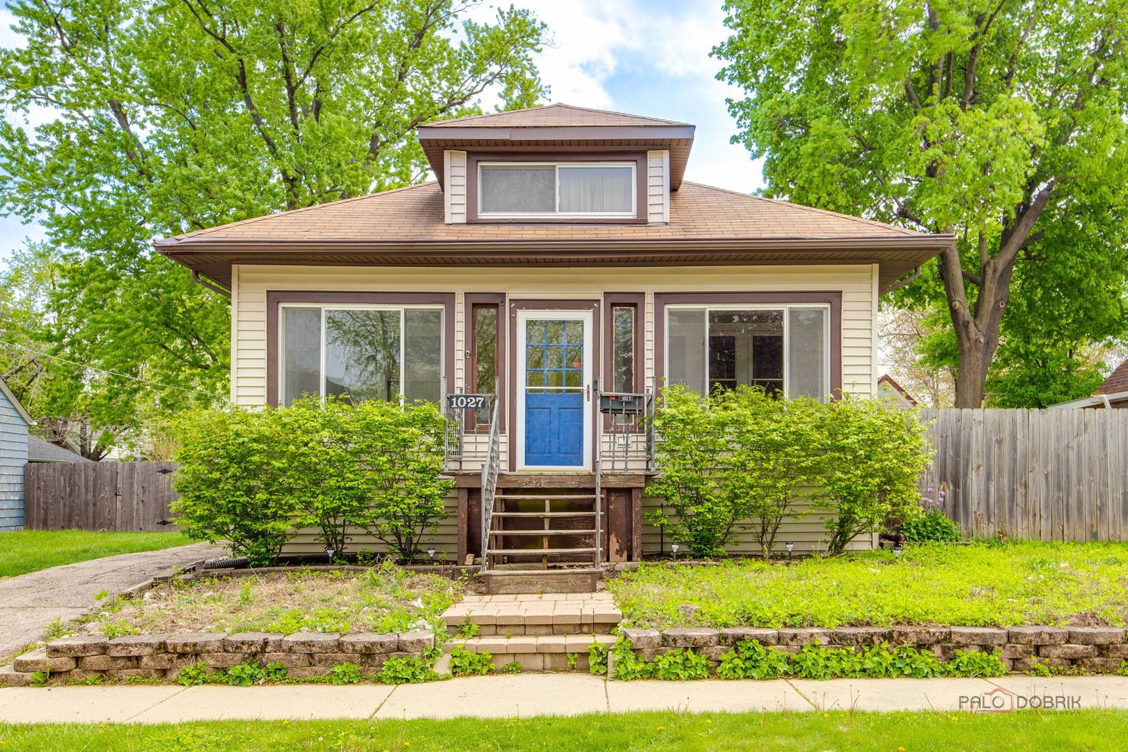1027 St John Street — Elgin, IL 60120